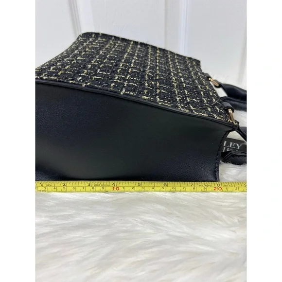 Badgley Mischka Medium Black and Cream Satchel with Structured Design - Picture 3 of 6